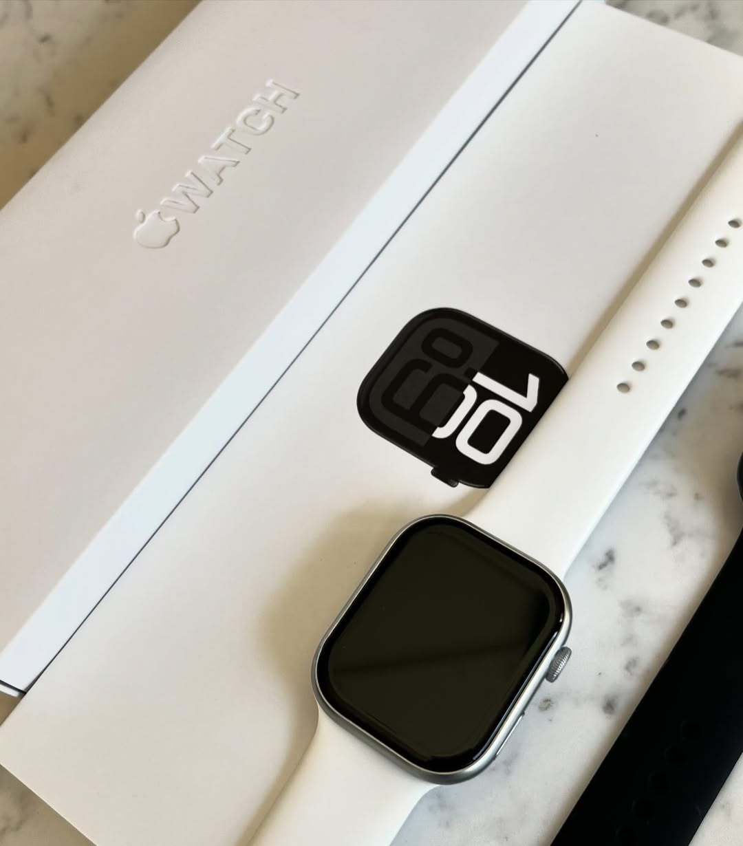 iWatch Series 10 Smartwatch 1-Year Warranty | 30-Days easy return | AirDops pro 2 (Free Gift)